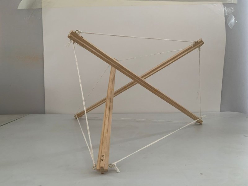 Foto 1 de 5: “De Nuestros Estudiantes”: Alumnos de Arquitectura UGM intervienen espacios mistralinos con instalación de hamacas creadas en curso de la carrera