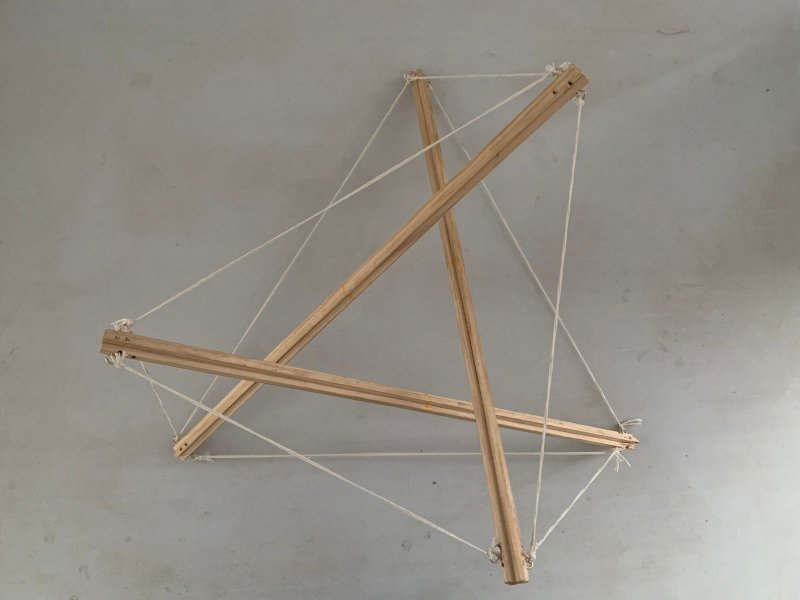 Foto 2 de 5: “De Nuestros Estudiantes”: Alumnos de Arquitectura UGM intervienen espacios mistralinos con instalación de hamacas creadas en curso de la carrera