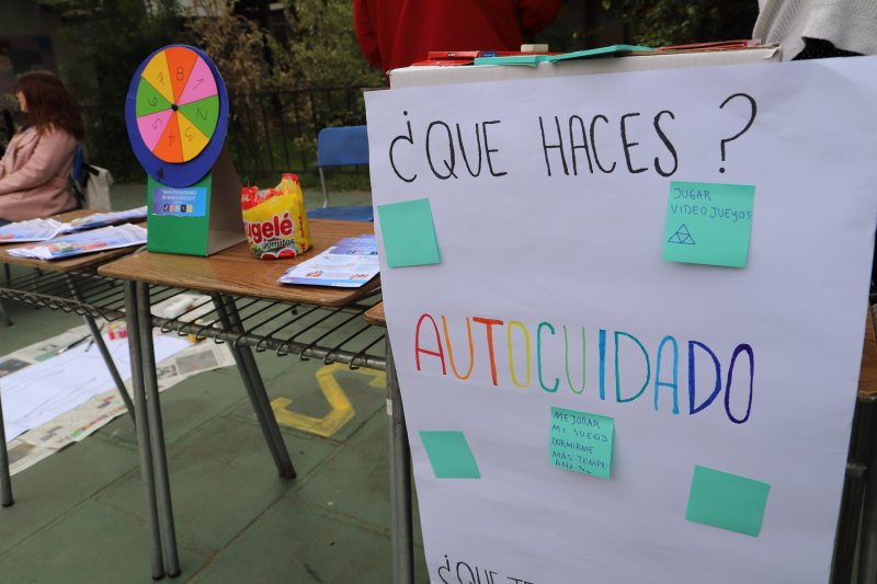 Foto 4 de 5: Centro de Atención Psicológica CAP UGM participó activamente en Feria de Salud Mental de Corporación de Desarrollo Social de Providencia