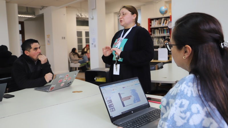 Imagen de la noticia: 100% de los docentes de la Universidad Gabriela Mistral se certifican en Inteligencia Artificial usando Google Cloud