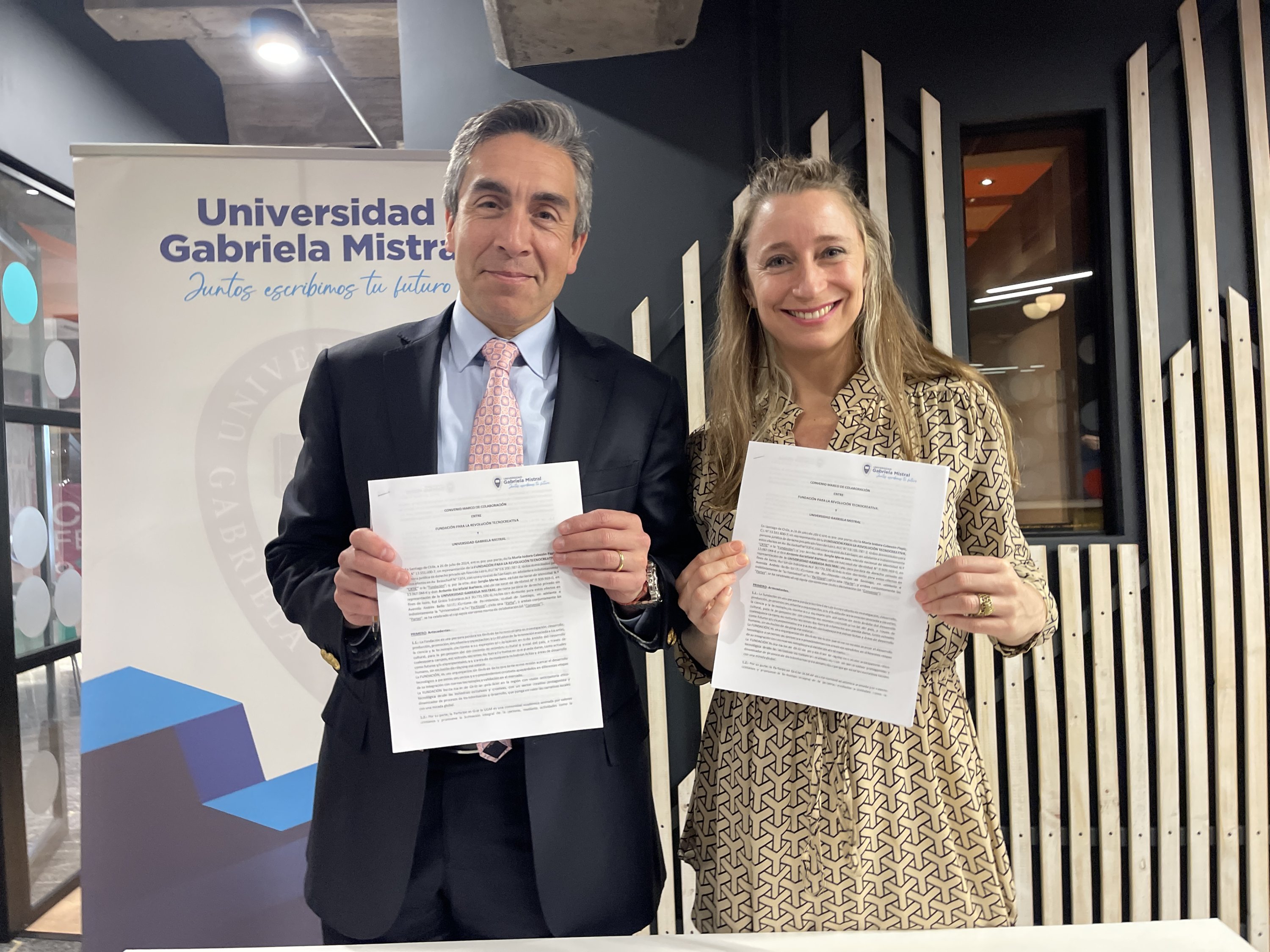 Imagen de la noticia: UGM firmó acuerdo con CRTIC para fortalecer formación tecnológica de estudiantes