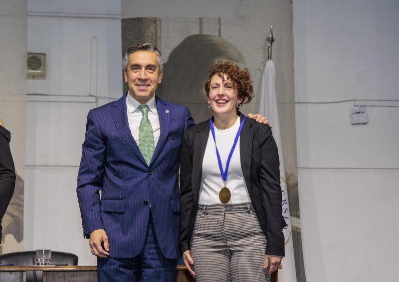 Foto 6 de 9: Universidad Gabriela Mistral realizó ceremonias de titulación para sus nuevos profesionales