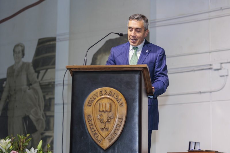 Foto 1 de 9: Universidad Gabriela Mistral realizó ceremonias de titulación para sus nuevos profesionales