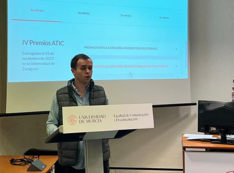 Foto 3 de 4: Docente de Periodismo UGM Juan Rangel Preisler fue reconocido en España por Mejor Trabajo de Fin de Master