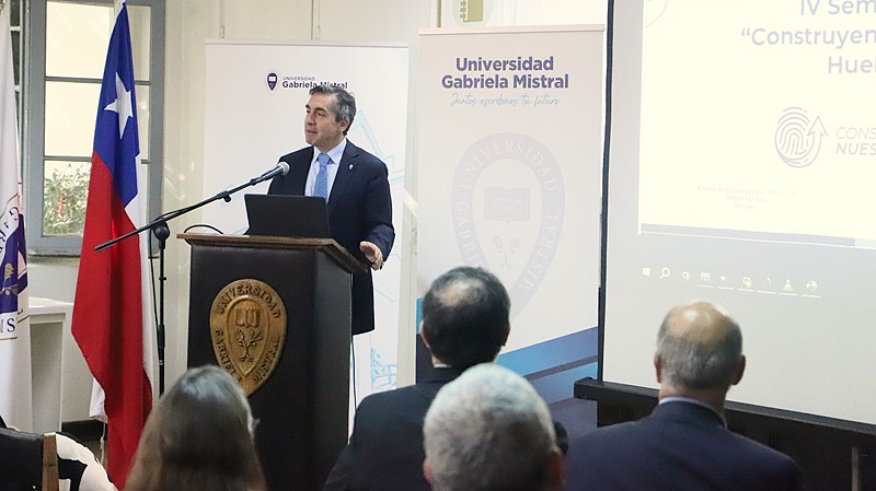 Imagen de la noticia: Universidad Gabriela Mistral reunió a su comunidad educativa en el IV Seminario "Construyendo Nuestra Huella"