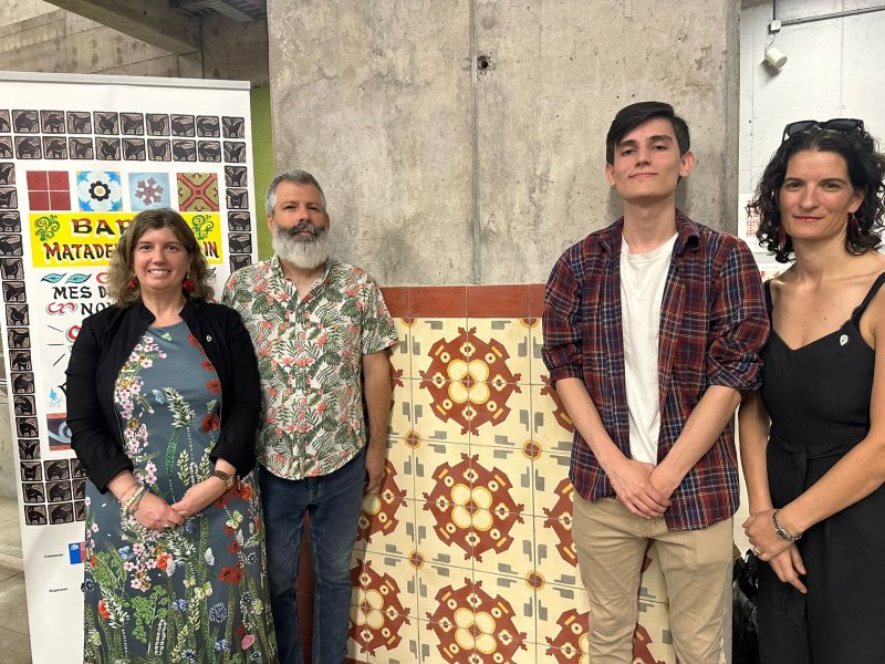 Foto 1 de 6: Martín Tobar, estudiante de la Escuela de Diseño y Artes Digitales UGM, ganó Primer Concurso Nacional de Diseño en Barrio Franklin