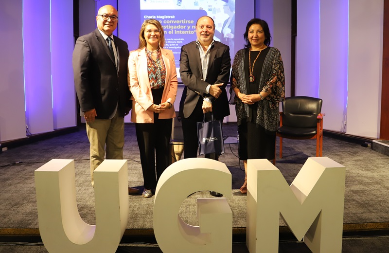 Imagen de la noticia: Premio Nacional de Historia 2024 César Ross dictó Clase Magistral a comunidad académica UGM
