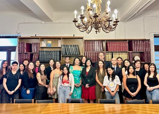 Imagen de la noticia: Embajadora de Argelia en Chile visitó UGM y expuso ante nuevos estudiantes de Derecho