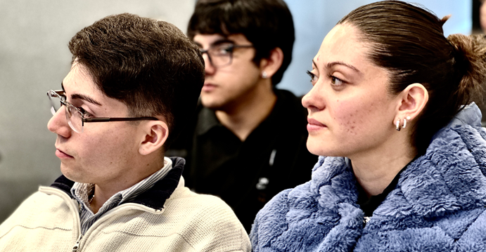 Imagen de la noticia: Estudiantes de Escuela de Ingeniería y Tecnologías UGM vivieron experiencia formativa en Amazon Chile