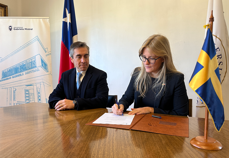 Imagen de la noticia: Embajada de Suecia firmó carta de patrocinio para Universidad Gabriela Mistral en el marco de 80 años del Nobel