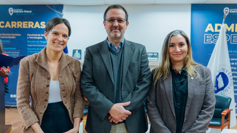 Foto 6 de 16: Jeannette von Wolfersdorff presentó en UGM su libro “La fascinante complejidad de nuestros sistemas”