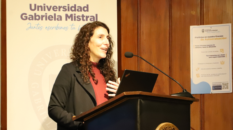 Foto 2 de 5: Exitosa jornada marca el lanzamiento de una nueva edición de la Revista Akadèmeia en la UGM