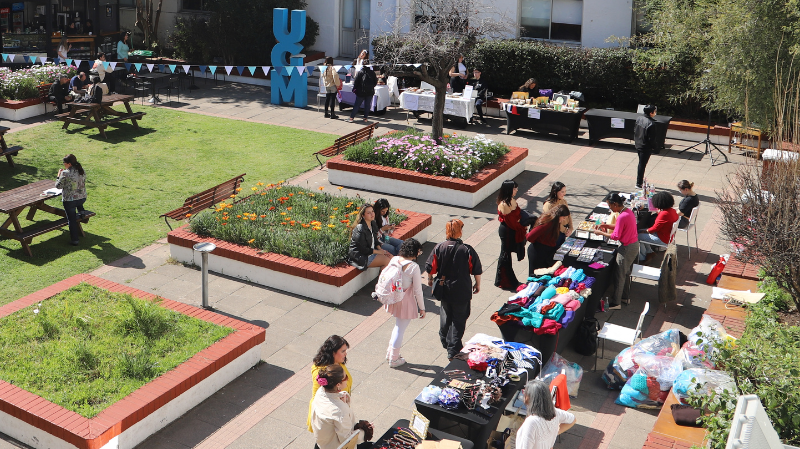 Foto 1 de 15: La Feria de emprendedores llega por tercera vez a la Universidad Gabriela Mistral