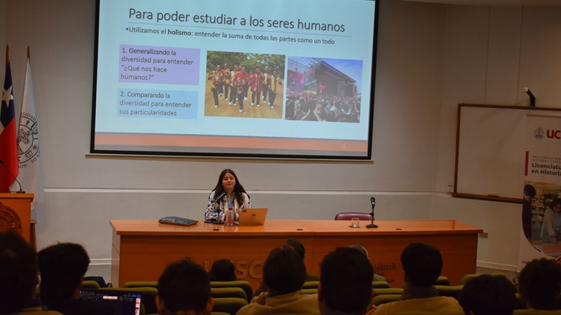 Imagen de la noticia: Académicos de Humanidades UGM participaron en seminario UCSC sobre 80 años del fin de la II Guerra Mundial