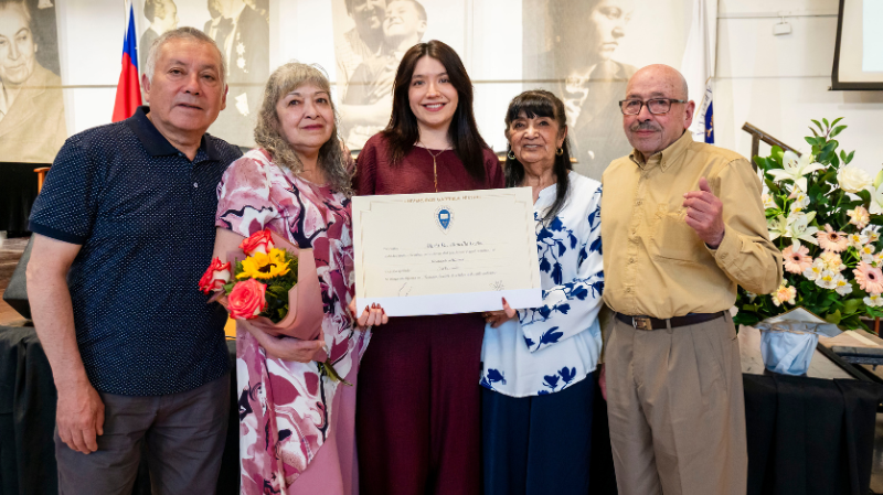 Foto 9 de 21: Universidad Gabriela Mistral celebró las ceremonias de titulación de sus egresados 2024 - 2025