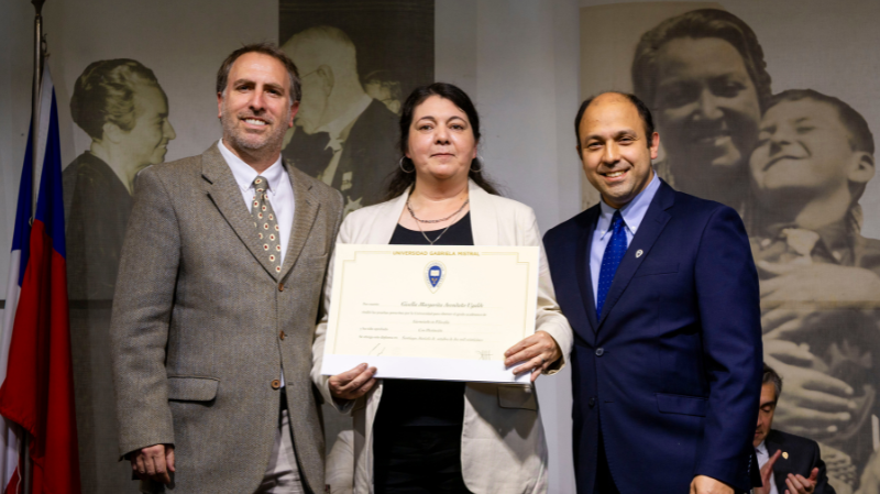 Foto 11 de 21: Universidad Gabriela Mistral celebró las ceremonias de titulación de sus egresados 2024 - 2025