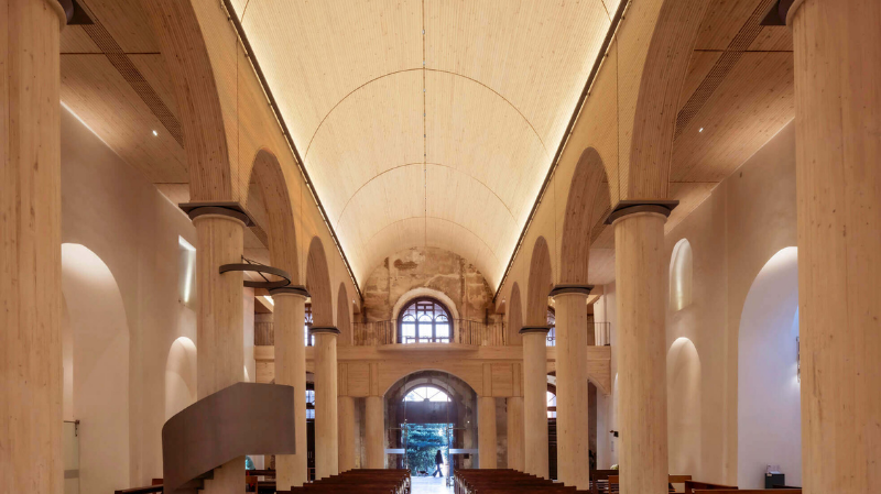 Imagen de la noticia: Bienal de Arquitectura 2025 premió tres obras de académicos de la Facultad de Arquitectura y Artes Digitales UGM