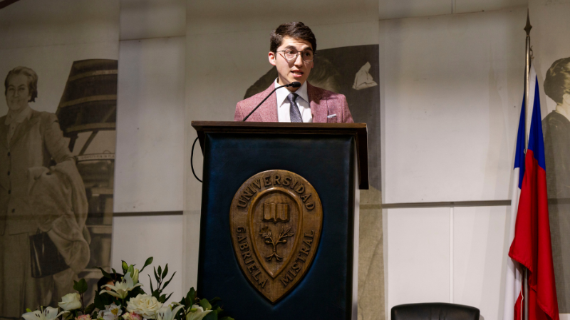 Foto 14 de 21: Universidad Gabriela Mistral celebró las ceremonias de titulación de sus egresados 2024 - 2025