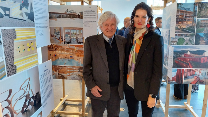 Foto 3 de 7: Embajada de Suecia y Arquitectura, Diseño y Artes Digitales UGM organizaron seminario sobre uso de madera industrializada