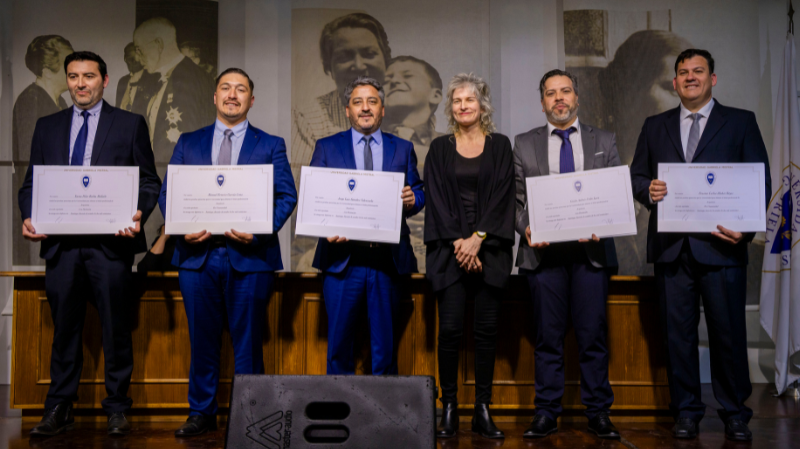 Foto 17 de 21: Universidad Gabriela Mistral celebró las ceremonias de titulación de sus egresados 2024 - 2025