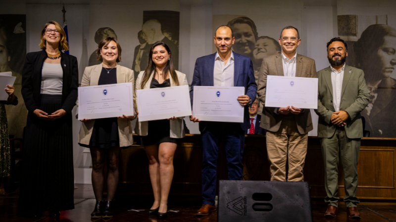 Foto 19 de 21: Universidad Gabriela Mistral celebró las ceremonias de titulación de sus egresados 2024 - 2025