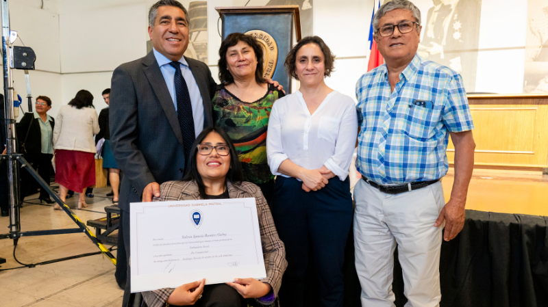 Foto 18 de 21: Universidad Gabriela Mistral celebró las ceremonias de titulación de sus egresados 2024 - 2025