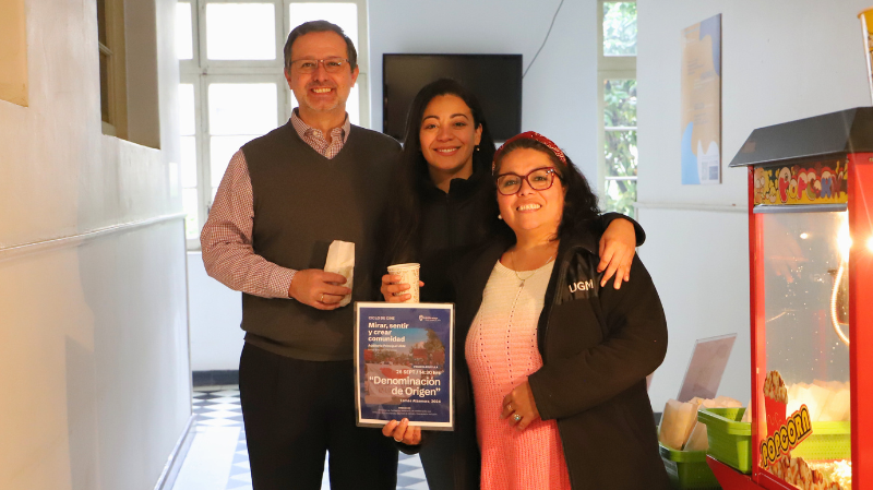 Foto 1 de 4: “Denominación de Origen” en la UGM: Académicos y colaboradores participaron en exitosa jornada de cine