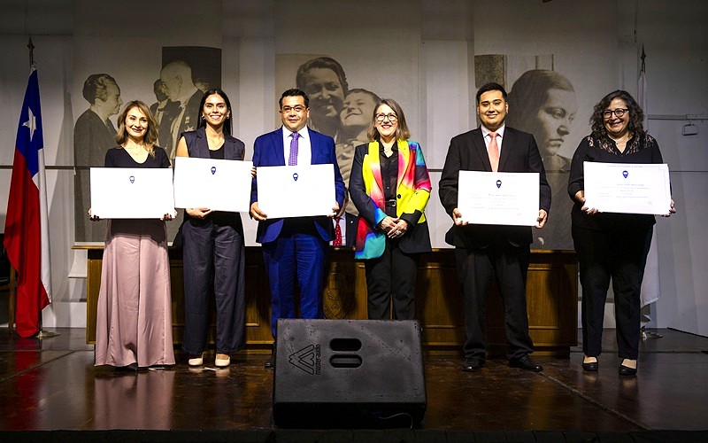 Imagen de la noticia: Universidad Gabriela Mistral celebró las ceremonias de titulación de sus egresados 2024 - 2025