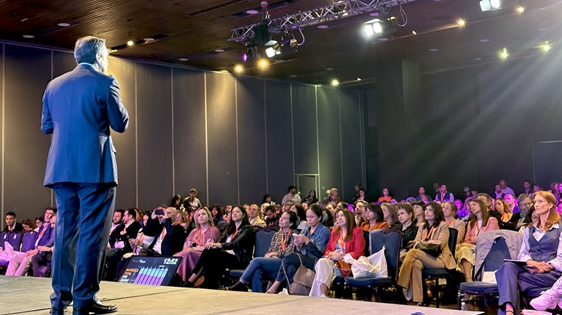 Imagen de la noticia: Rector UGM Sergio Mena expuso en 5° Congreso de Capacitación y Desarrollo Organizacional 2025 de +RedRH
