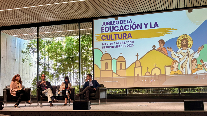 Imagen de la noticia: Directora de Postgrados UGM, Dra. Alejandra Santana, participó en el Congreso Jubilar de Educación Escolar