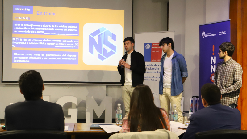 Foto 9 de 13: Innovatón 2025: Estudiantes de la UGM crean soluciones innovadoras para prevenir la insolvencia en MIPEs