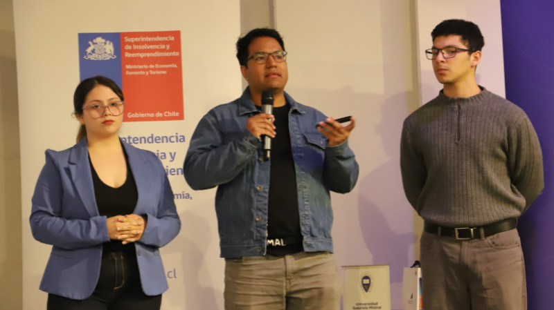 Foto 2 de 13: Innovatón 2025: Estudiantes de la UGM crean soluciones innovadoras para prevenir la insolvencia en MIPEs