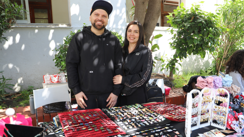 Imagen de la noticia: De repostería a accesorios: Feria de Emprendedores regresó a la UGM con más de 15 stands