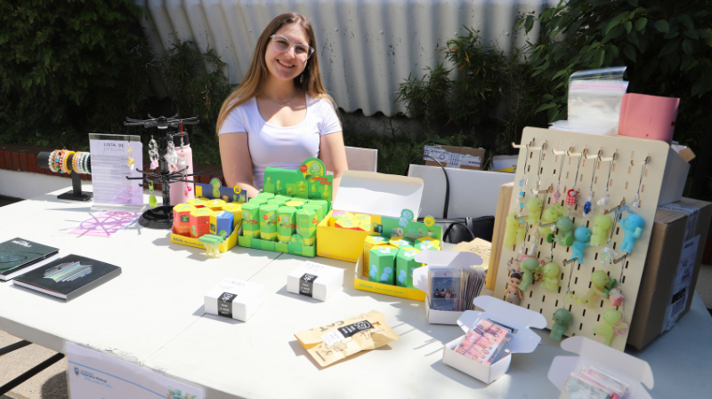 Foto 10 de 13: De repostería a accesorios: Feria de Emprendedores regresó a la UGM con más de 15 stands