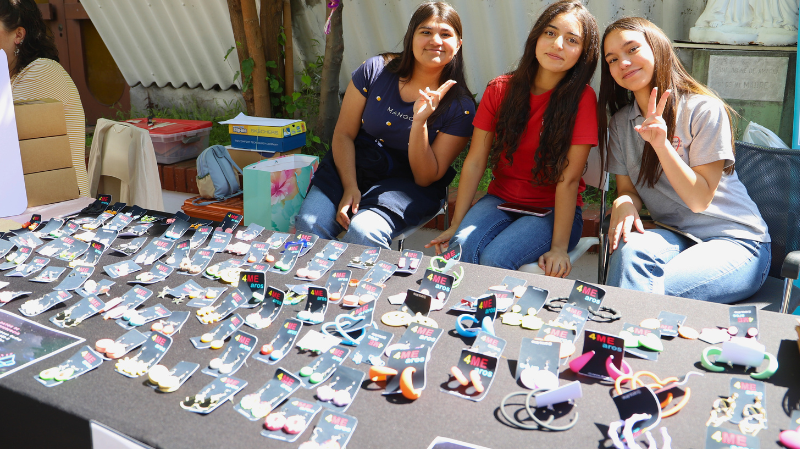 Foto 11 de 13: De repostería a accesorios: Feria de Emprendedores regresó a la UGM con más de 15 stands