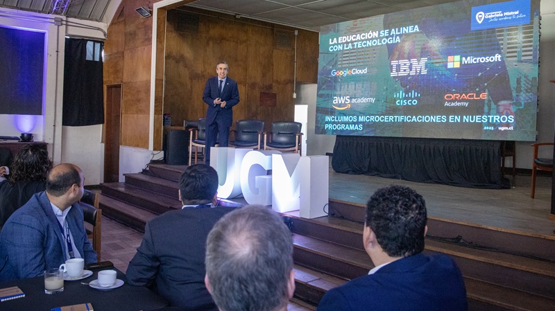 Imagen de la noticia: Universidad Gabriela Mistral realizó su Encuentro Alumni 2025