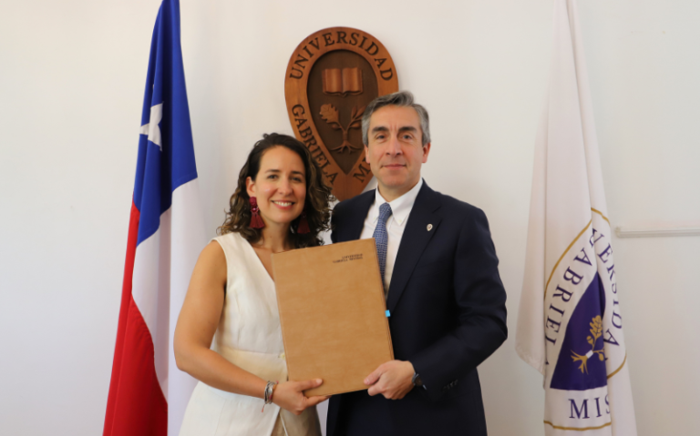 UGM y Chile Diseño firman convenio para fortalecer la colaboración entre la academia y la industria