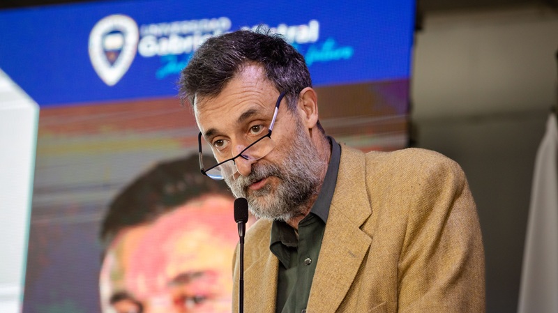 Imagen de la noticia: UGM conmemoró 80 años del Premio Nobel de Gabriela Mistral con homenaje académico y recreación histórica