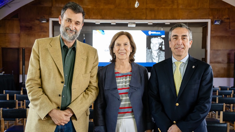 Foto 23 de 24: UGM conmemoró 80 años del Premio Nobel de Gabriela Mistral con homenaje académico y recreación histórica