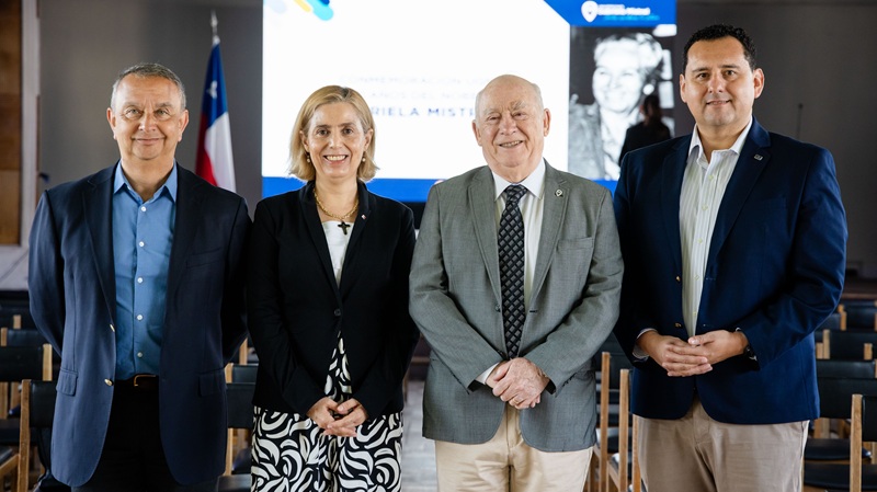 Foto 12 de 24: UGM conmemoró 80 años del Premio Nobel de Gabriela Mistral con homenaje académico y recreación histórica