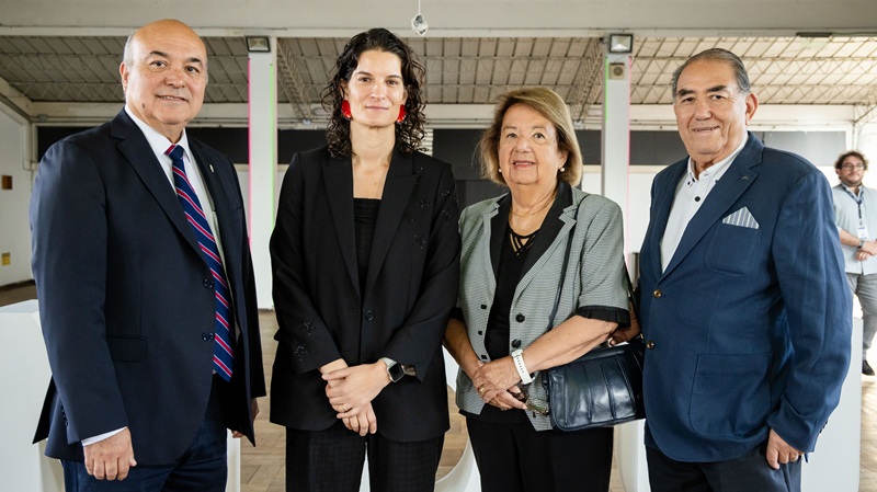 Foto 4 de 24: UGM conmemoró 80 años del Premio Nobel de Gabriela Mistral con homenaje académico y recreación histórica