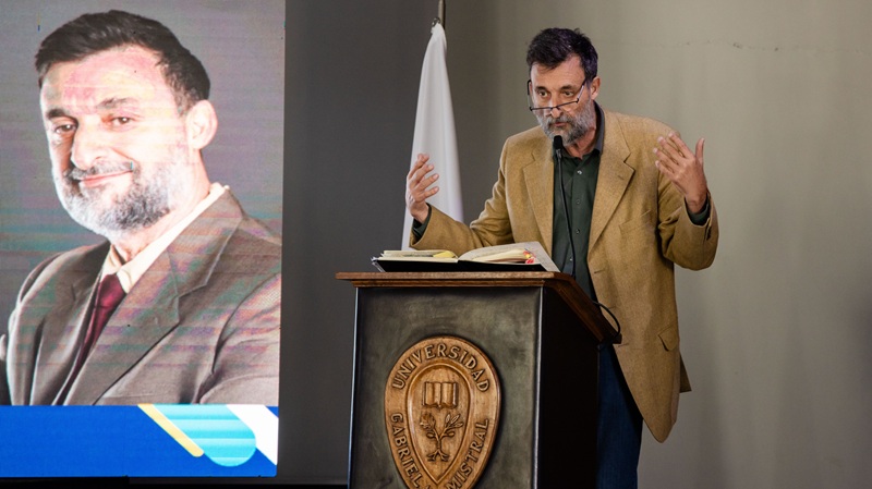 Imagen de la noticia: UGM conmemoró 80 años del Premio Nobel de Gabriela Mistral con homenaje académico y recreación histórica