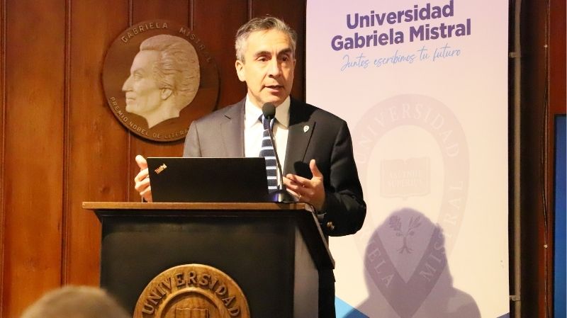 Imagen de la noticia: UGM realizó acto académico "Brasil y Chile: unidos por Mistral"
