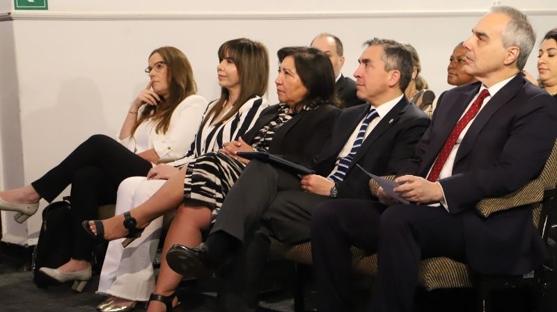 Foto 2 de 3: UGM realizó acto académico "Brasil y Chile: unidos por Mistral"