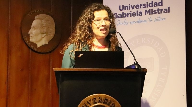 Imagen de la noticia: UGM realizó acto académico "Brasil y Chile: unidos por Mistral"