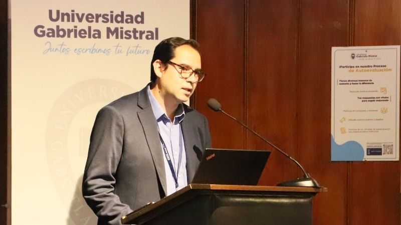 Foto 3 de 3: UGM realizó acto académico "Brasil y Chile: unidos por Mistral"