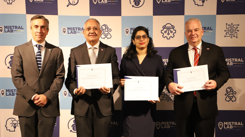 Foto 2 de 6: UGM capacitó a Embajada de República Dominicana en Chile en Inteligencia Artificial