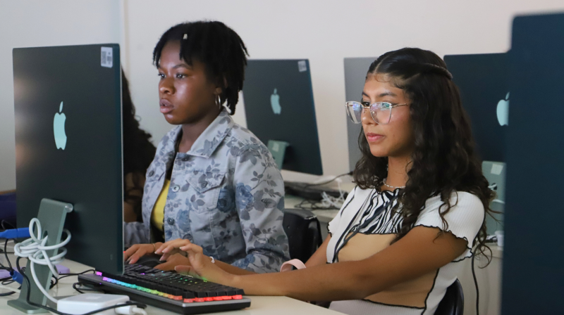 Foto 2 de 15: Aprender, crear y conectar: ¡Así se vivió la Escuela de Verano UGM!