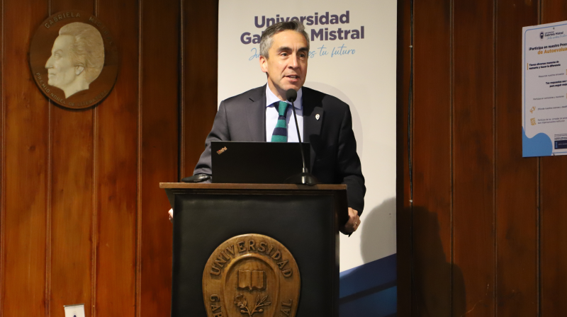 Foto 7 de 15: Aprender, crear y conectar: ¡Así se vivió la Escuela de Verano UGM!