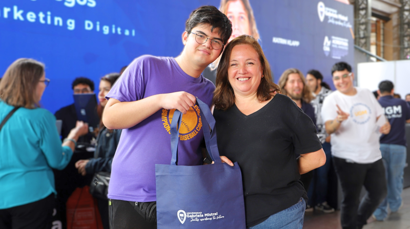 Foto 3 de 14: UGM presente en la Feria Mapocho en etapa clave del proceso de admisión 2026